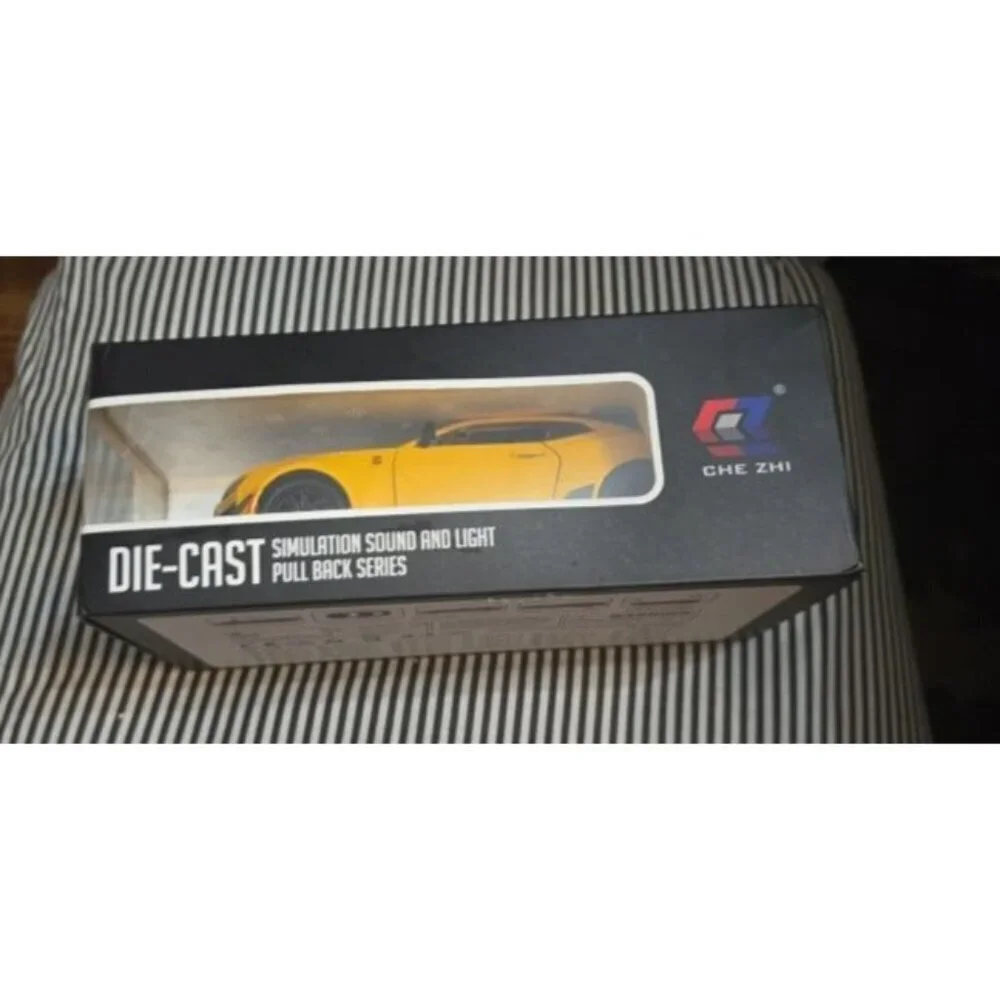 NIB Die-Cast Simulation Sound and Light Pull Back Series Yellow Car